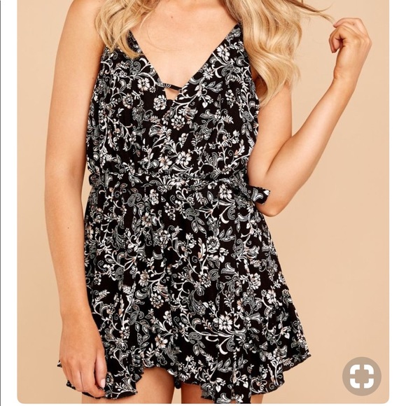 skylar+madison Pants - 💥NWT Flounced Hem Strappy Romper